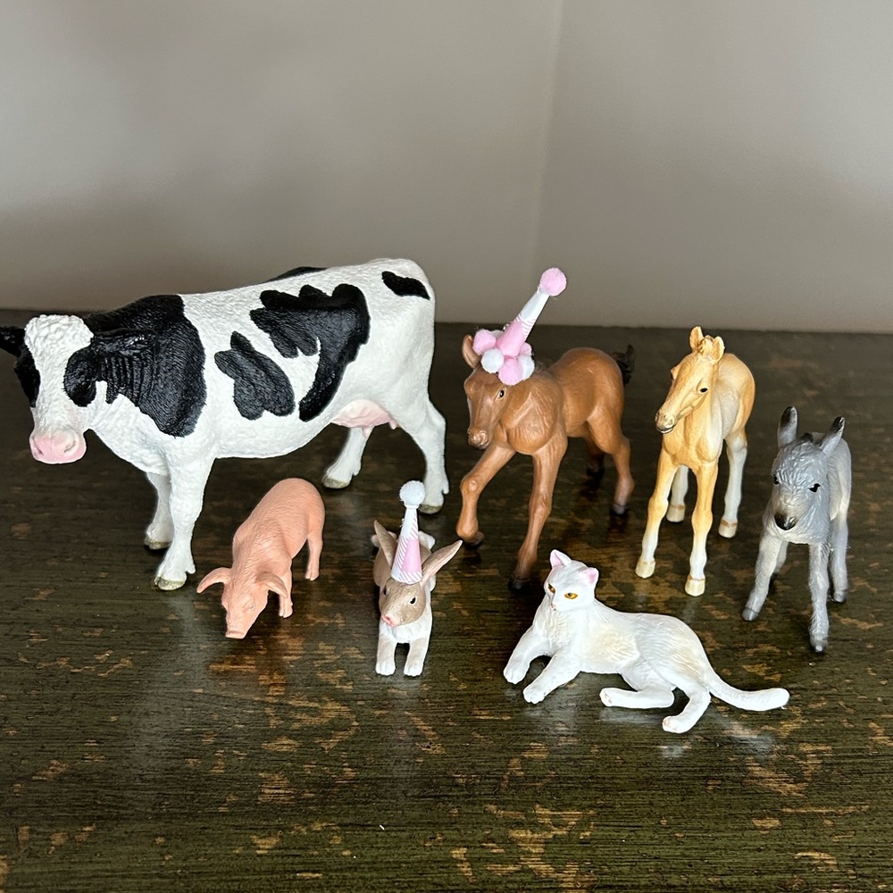 Farm animal figurines